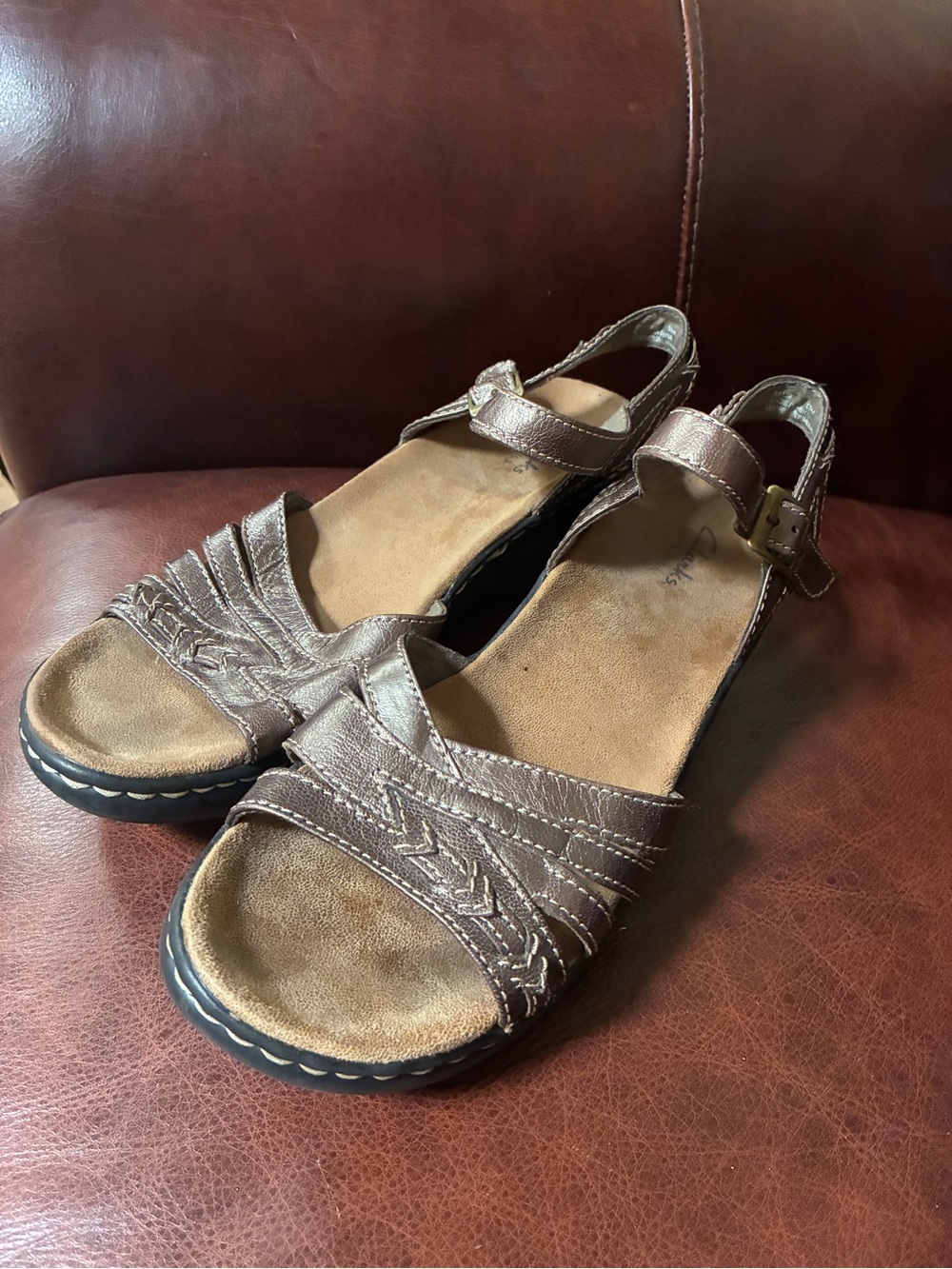 Clarks Bendables Sandals Women’s 9.5 Bronze Leather Slingback Low Wedge Boho